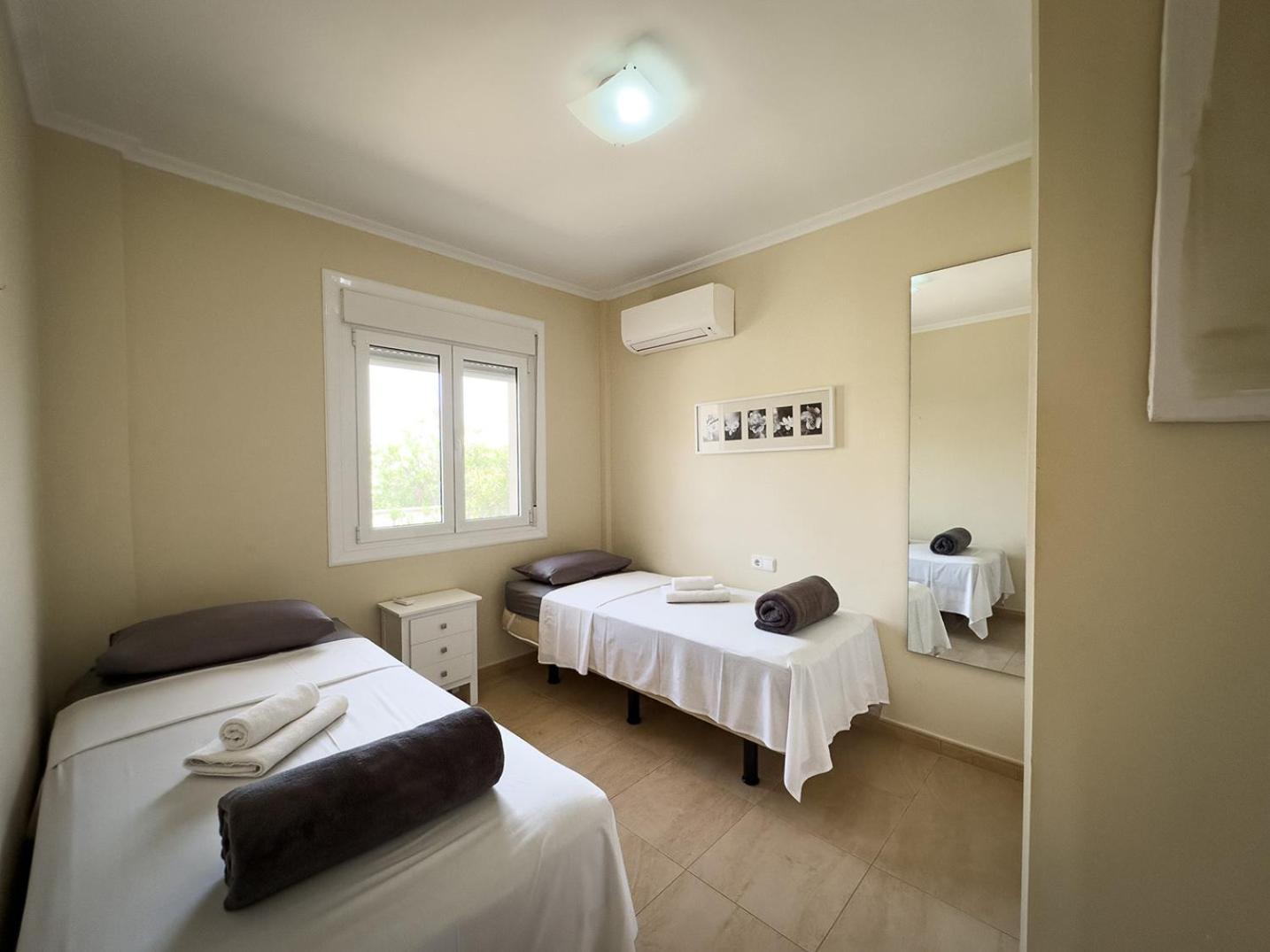 Frontline Beach Villa Playa Flamenca 오리후엘라 외부 사진