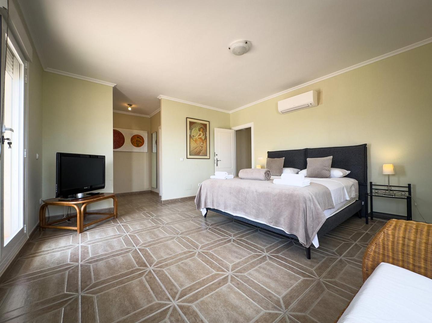 Frontline Beach Villa Playa Flamenca 오리후엘라 외부 사진